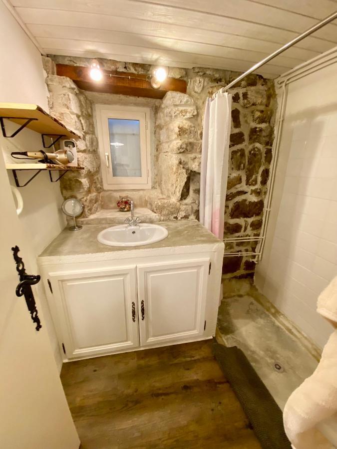 Gite De Groupe 160M2, 15P, Salle De Reception, Jardin, Terrasse Mazan-l'Abbaye المظهر الخارجي الصورة