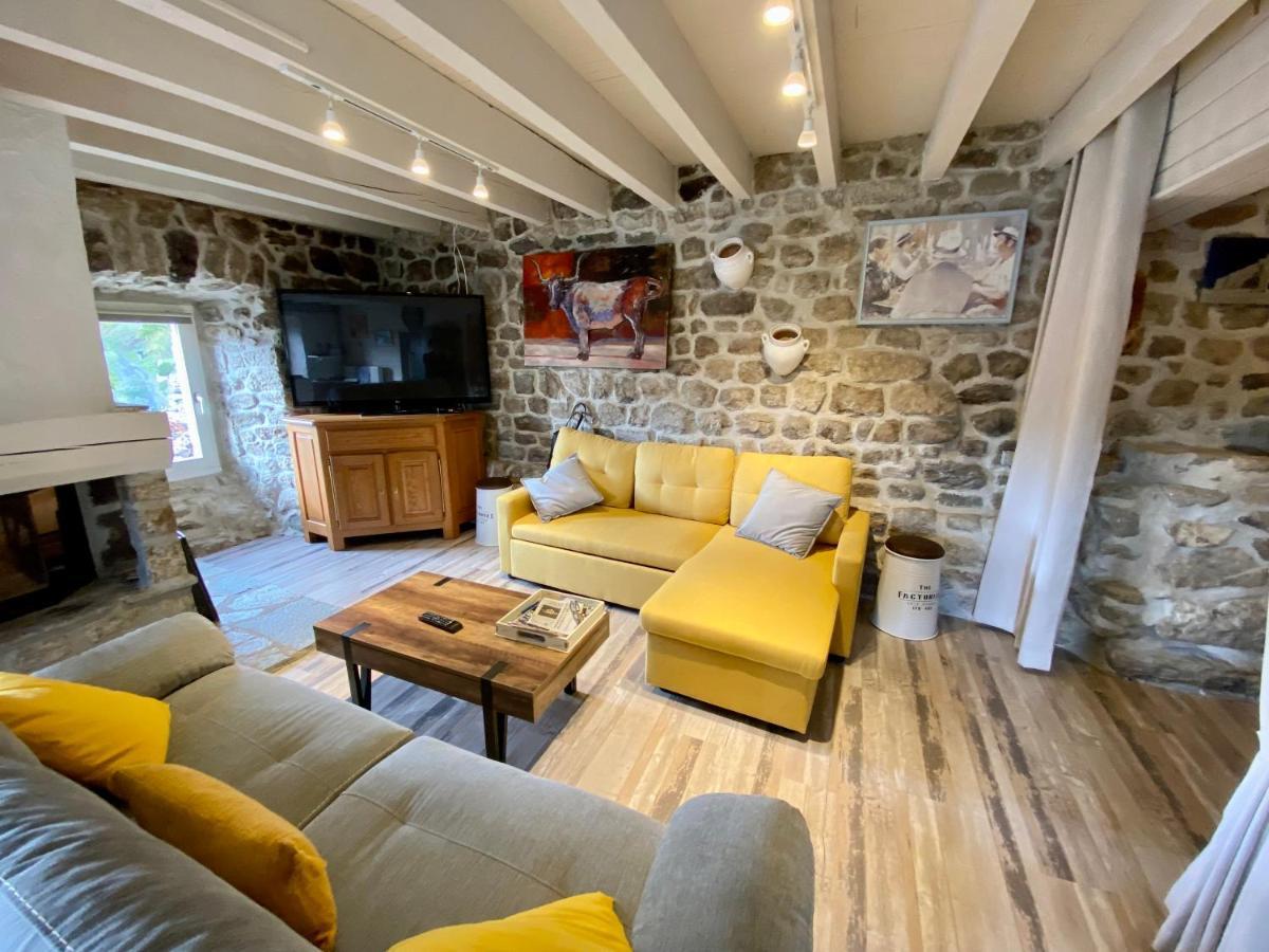 Gite De Groupe 160M2, 15P, Salle De Reception, Jardin, Terrasse Mazan-l'Abbaye المظهر الخارجي الصورة